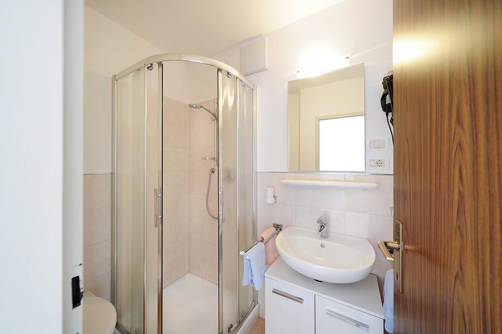 Haus Rosengarten Tirolo Habitación foto